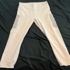 Light Pink High-Waisted Cropped Leggings with Pockets